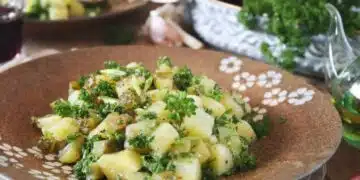 Вкусна и нежна салата "Нарязан картоф", идеална за всеки повод 3
