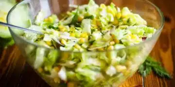 Комбинирам няколко продукта и приготвям уникална салата „Скрито яйце“ 13