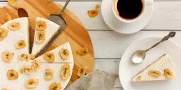 Забърквам няколко продукта и правя уникално вкусна бананова торта 1