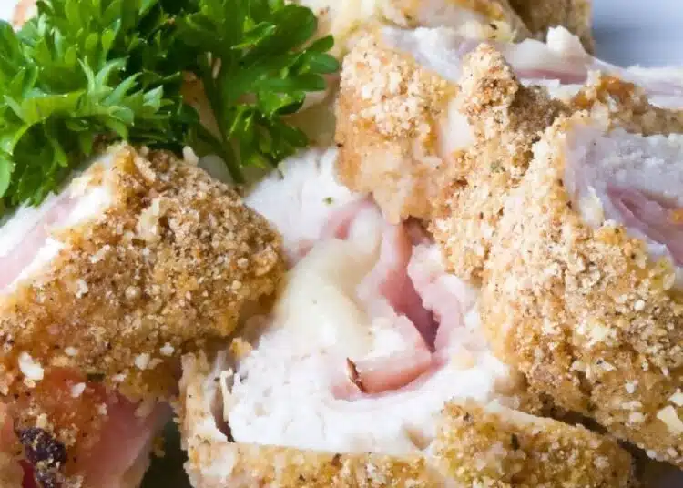 Домакините полудяха по тази рецепта, споделя се от уста на уста - вкусни пилешки филенца с шунка и кашкавал 1