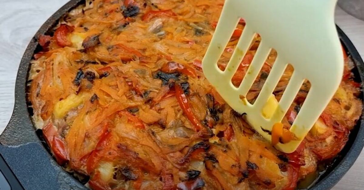 Очаровайте гостите с тази лесна запеканка със зеленчуци и кайма Апетитна зеленчукова запеканка с моркови и червени чушки в тиган