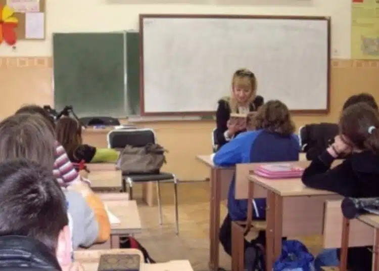 Ново предложение във връзка с увеличение на учителските заплати, ще срещне ли одобрение? 1 Ново предложение във връзка с увеличение на учителските заплати, ще срещне ли одобрение? 1