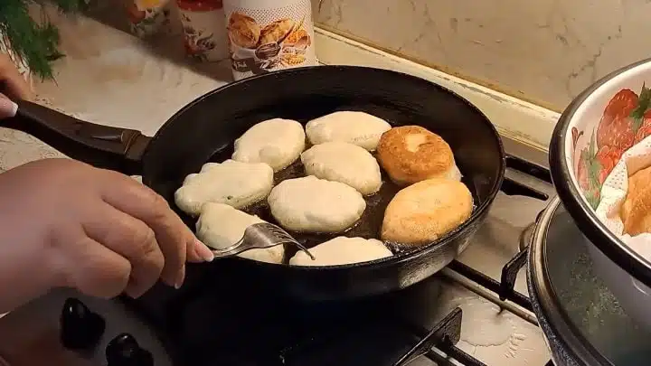 Молех за рецептата на баба ми за тесто без мая. Стават уникални бухти с пълнеж 4