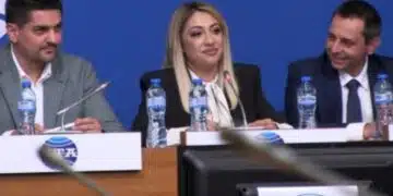 Поп-фолк икона със сериозна заявка за депутат с взривяващ коментар ВИДЕО 1