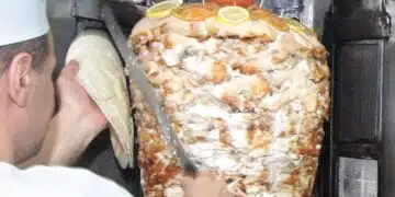 Посегнаха дори на него! Вече плащаме повече за любимия дюнер, ето данните: 2