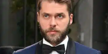 И мъже и жени нападат Ергенът Алек след като изостави двете жени по такъв грозен начин, намеси се и певицата Глория 12