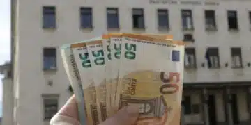 Финансист разкри голямо нещо, което ще се случи с кредитите, след приемане на еврото 6