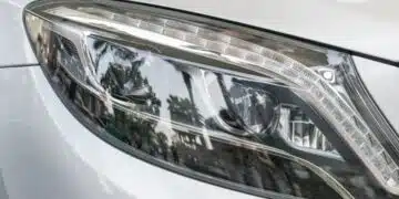 Ето с какво да полирате фаровете на автомобила, за да бъдат като нови 2