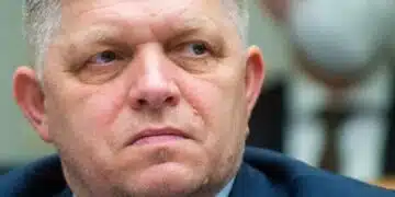 Mинистър-председателят на Словакия Роберт Фицо беше прострелян и откаран в болница 7