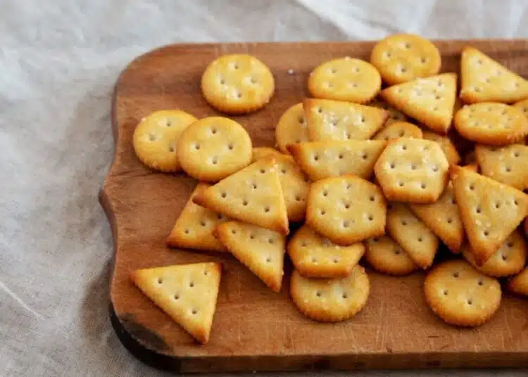 Хрупкави и лесни домашни крекери със сирене, вкус, който остава 1