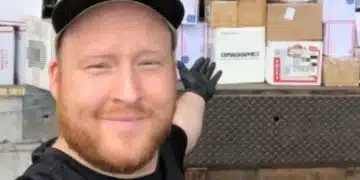 Късметлия! Мъж закупи изоставен склад на безценица, това, което намери вътре струваше цяло състояние! 5