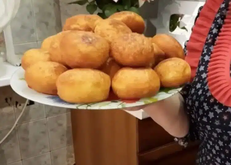 Когато ме мързи и трябва да изпека нещо, се сещам за рецептата на баба ми. Цяла планина! 1