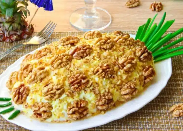 Определено ще се хареса на всеки: вкусна салата с пилешко месо и гъби 1