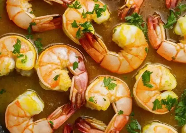 По-вкусни от ресторанта: ароматни скариди с чесън и олио (Рецепта) 1