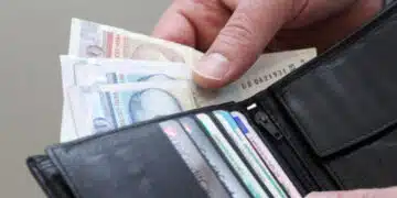 Ето в кой български град средната заплата скочи до над 3000 лева на месец! 5