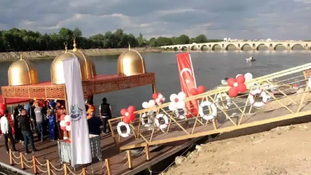 Българските туристи на юруш в Одрин заради нова атракция! 3