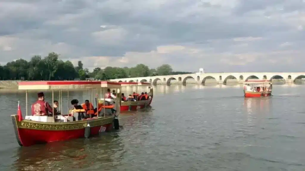 Българските туристи на юруш в Одрин заради нова атракция! 2