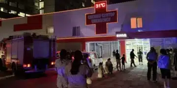Инцидент в болница в Пловдив! Наложи се да евакуират всички! Шест екипа на пожарната.. 13