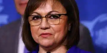 Ето причините защо Корнелия Нинова забави своята оставка и дали има право да бъде депутат: 11