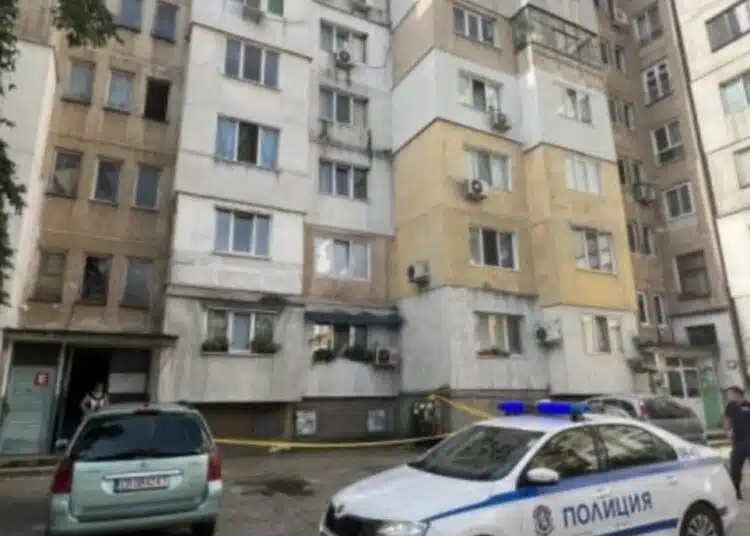 7 годишно детенце полетя от 3 етаж във Враца, според мнозина Черна прокоба е надвиснала над семейството, ето какво се случва: 1