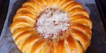 Питаха - споделям! Прочутата ми пухкава баница с месо, която бие всички рекорди за бързина на хапване 9
