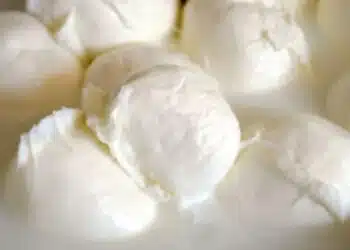 Приятел от Италия ми сподели рецептата за брутално вкусна домашна моцарела! Спрях да купувам сирене от магазина 12