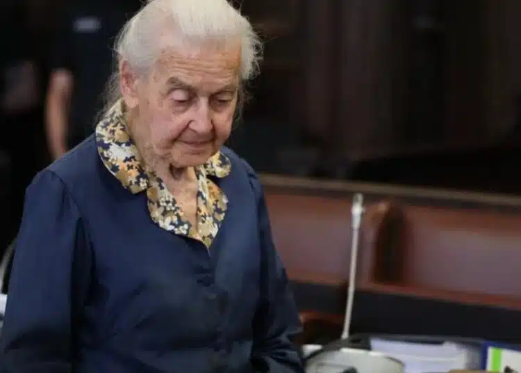 Жена на 95 години в Германия бе осъдена да лежи в затвора заради твърденията си 1