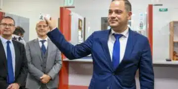 Калин Стоянов показа новите лични карти с биометрия! Ето кога, как, защо и колко! 1