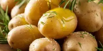 Пресни картофи с розмарин, готови за около 10 минути 2