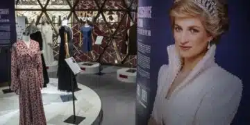 Огромна колекция от вещи на покойната принцеса Даяна ще бъде продадена на търг в САЩ 6