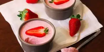 Топ 4 най-вкусни и най-летни десерти с ягоди, които ще охладят и подсладят душичката ти 2