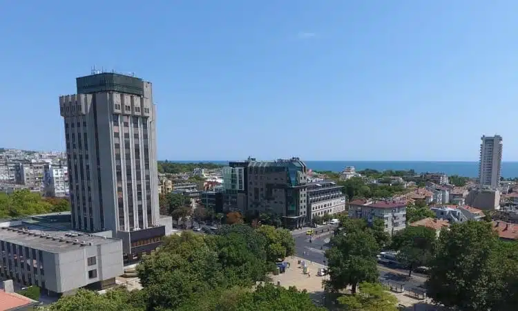 Трудно е за вярване, но в този български град имотите надскачат дори тези в София! 1