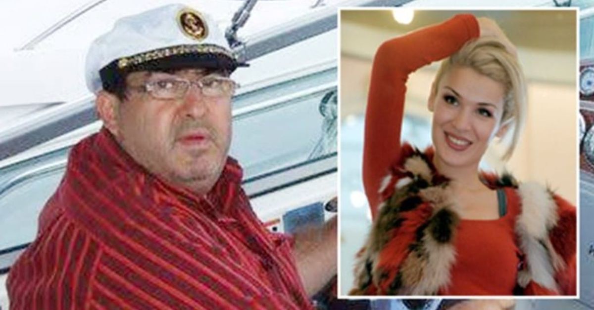 Митьо Пищова си призна, че преди години е преследвал Гала, но не издава как е свършило това Мъж с капитанска шапка на лодка и усмихната руса жена с кожено елече.