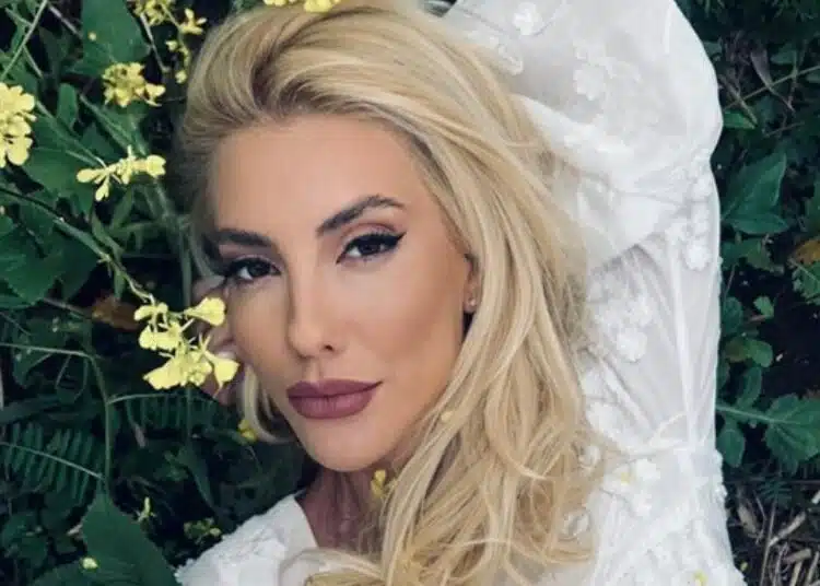 Замесиха името на ергенката Маги в измама за хиляди, тя призовава хората да не се връзват 1