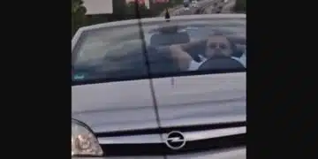 На пътя се появи плашило на катаджия, като причина посочиха „неуправляемите ракети“, които "хвърчат" 4