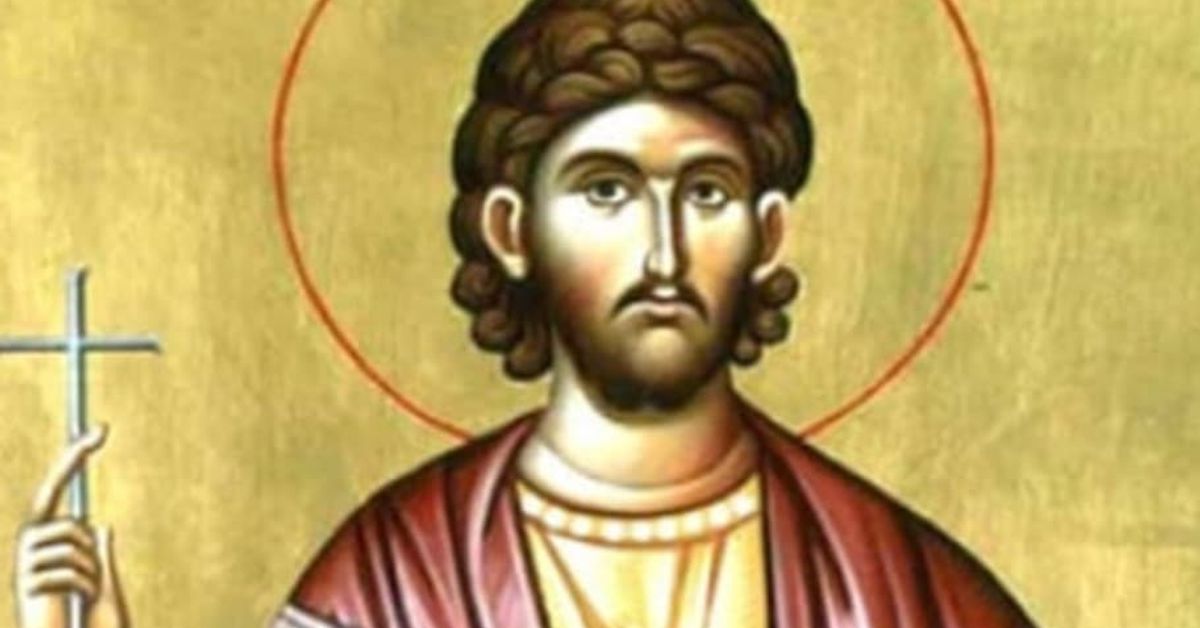 Днес, четвъртък, 22 август 2024 година е празник! Почитаме Свети мъченик! Византийска икона на млад светец, държащ кръст, със златен фон