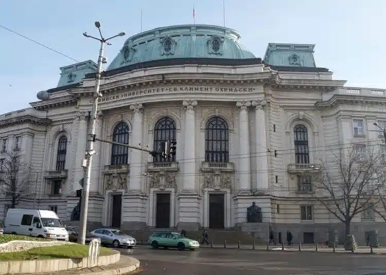 Над 1400 места в Софийския университет са свободни! 1