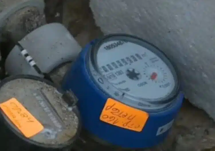 Стара схема с водомерите отново на мода – използват прахосмукачка 1