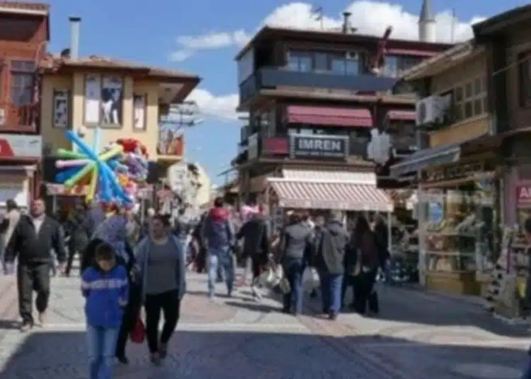Няма да повярвате, коя е най-купуваната стока в Одрин, където хиляди българи пазаруват 1