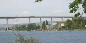 Млад мъж стори немислимото от Аспаруховия мост рано тази сутрин 11
