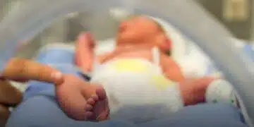 От последните минути! Стана ясно какво е състоянието на бебето, което бе намерено до контейнер за смет 1