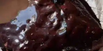 Този десерт струва стотинки, но има вкус на брауни: няма нужда от яйца (Рецепта) 2