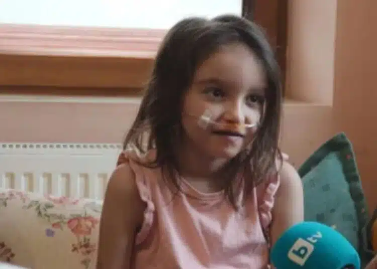 ЗОВ за помощ, баща има само 7 дни да събере непосилна сума, за да може момиченцето му да живее! 1