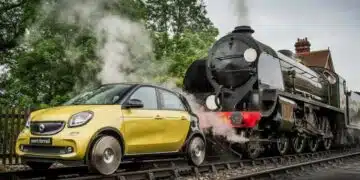 Защо машинистите седят отдясно, а пилотите на самолети и шофьорите на автомобили обикновено седят отляво? 2