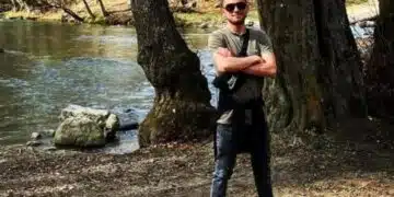 За да може да живее пълноценно, един млад мъж има нужда от нашата помощ, ето и неговата история: 11