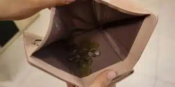 Мнозина българи се питат дали поскъпват три от най-любимите им неща в магазина 12
