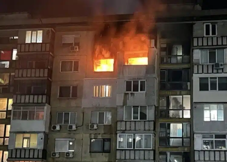 От тази сутрин: пожар пламна в жилищен апартамент в Ямбол, има пострадали 1
