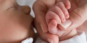 Родните депутати отрязаха родителите с 2 и 3 дете – без увеличение на еднократната помощ! 12
