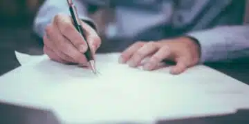 Ако работим по трудов договор на 4 часа, на колко дни годишен платен отпуск имаме право? 1