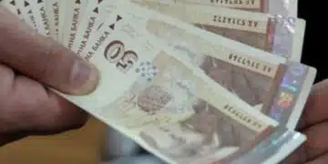 Вдигат заплатите на някои българи с близо 50 % 5